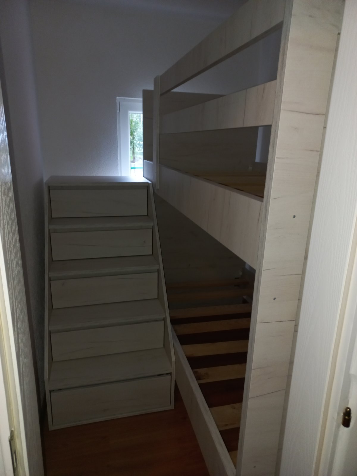 Dječiji krevet na sprat