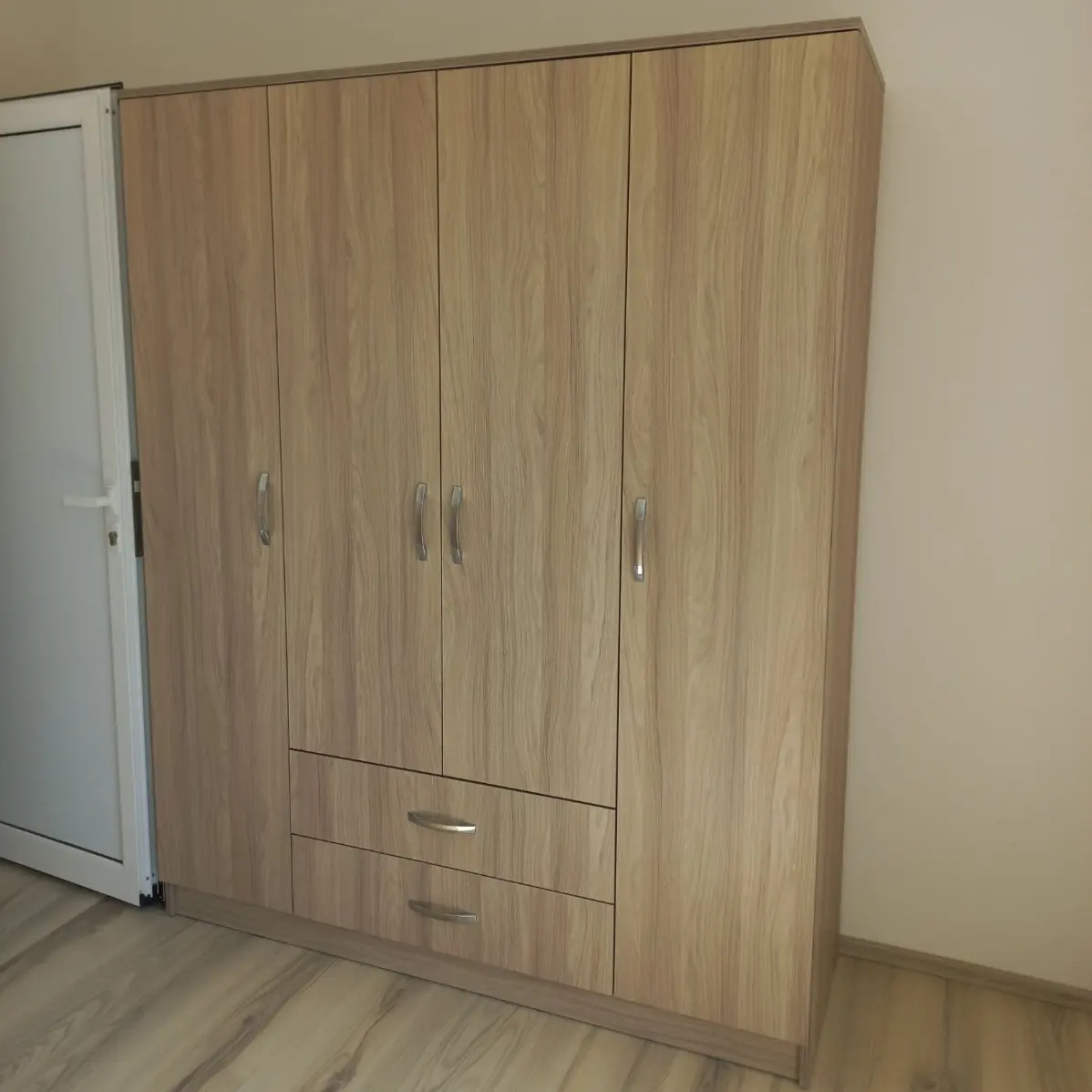 Četvorokrilni ormar